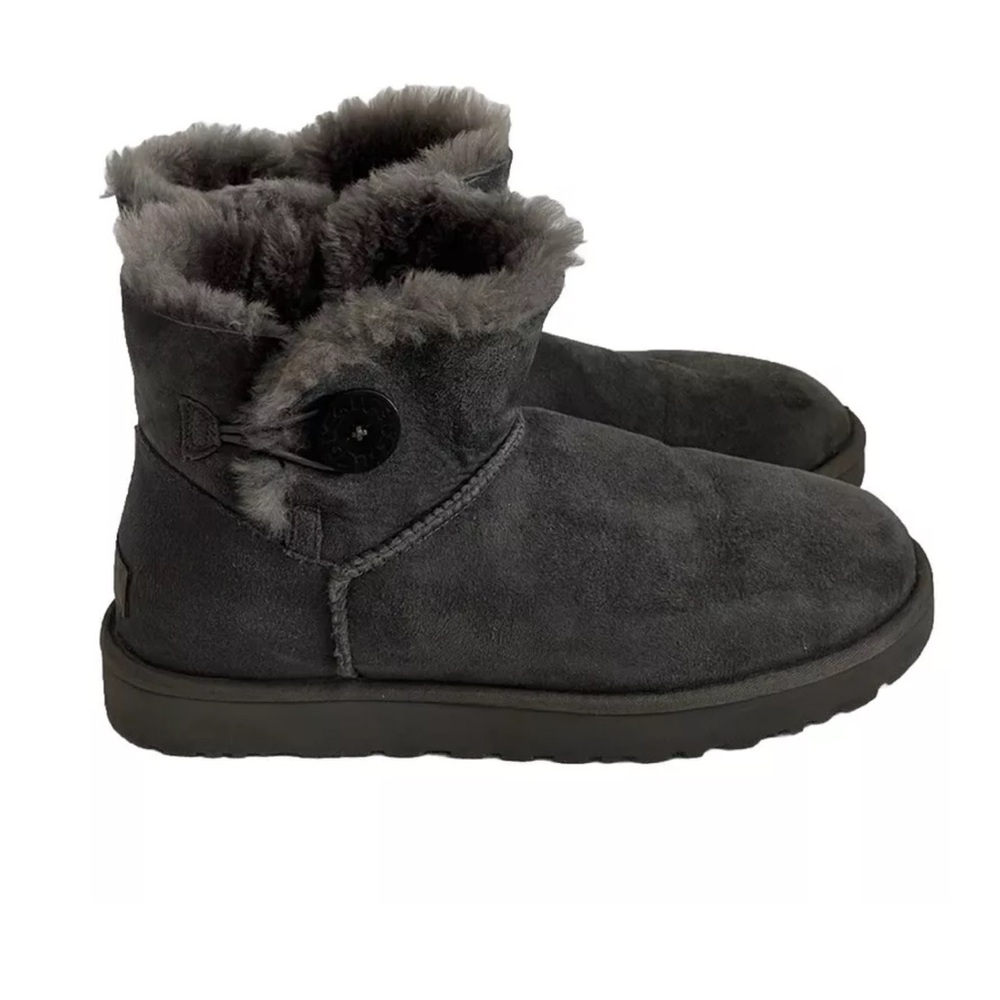 Women's UGG Mini Bailey Button II Gray Suede Shearling Boots Size 11 Sty 1016422